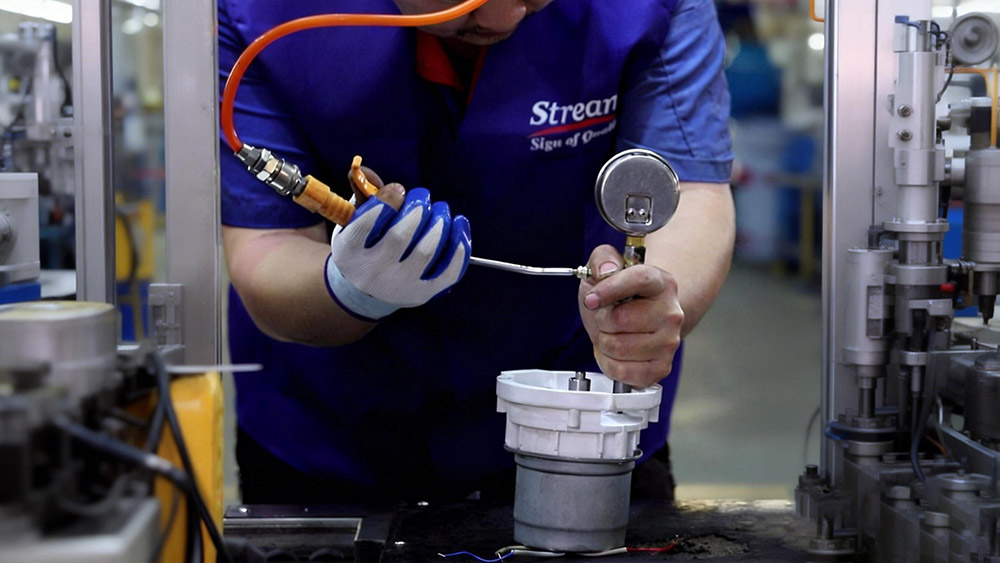 لماذا يُعدّ نظام مراقبة الجودة الداخلي مفتاحًا للمضخات فائقة الجودة